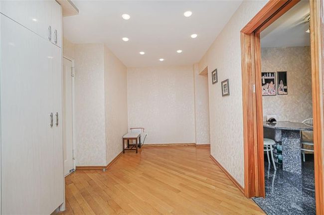 APT-6P - 2685 E 7 Th St, Home with 2 bedrooms, 1 bathrooms and null parking in Brooklyn NY | Image 5