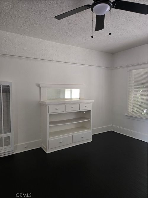 15-942 E 2nd St, Long Beach, CA, 90802-5323 | Card Image