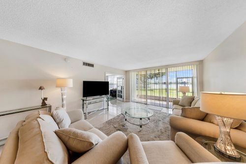 102-3091 N Course Dr, Pompano Beach, FL, 33069-6204 | Card Image