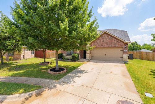 1365 Broadmoor Dr, Burleson, TX, 76028-9420 | Card Image