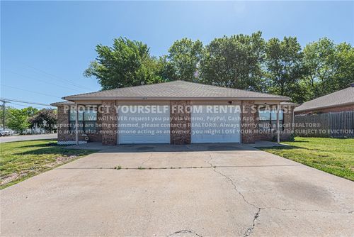 1682 N Dawn Dr, Fayetteville, AR, 72703-6095 | Card Image