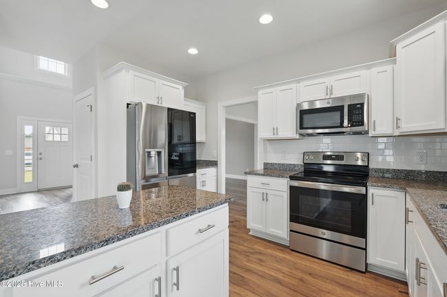 33 Chippewa Ln, House other with 4 bedrooms, 3 bathrooms and 2 parking in Rocky Point NC | Image 5