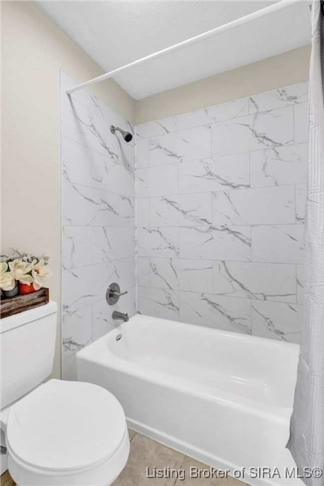 1801 Cliffwood Ct, Home with 4 bedrooms, 3 bathrooms and null parking in New Albany IN | Image 26