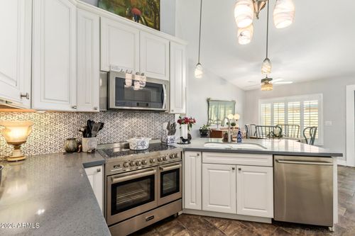 2711 W Highland St, Chandler, AZ, 85224-7838 | Card Image