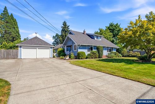 1582 Se Davis St, McMinnville, OR, 97128 | Card Image