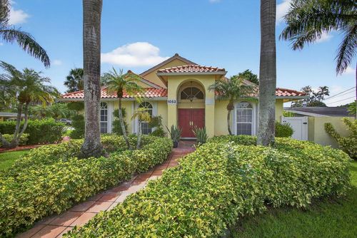 1052 W Shore Dr, West Palm Beach, FL, 33406-5151 | Card Image