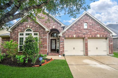 2911 Village Brook Ln, Pearland, TX, 77584-3485 | Card Image