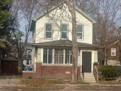 227 Washington Ave, Kankakee, IL, 60901-3728 | Card Image