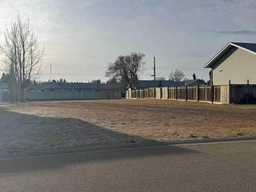 {{alt}} | Card Image