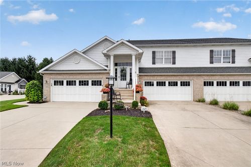 1321 Cascade Cir W, Canton, OH, 44708-3977 | Card Image