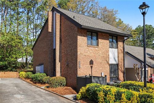 3293 Clairmont North Ne, Brookhaven, GA, 30329-1022 | Card Image