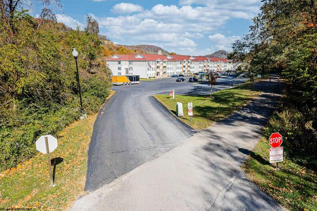 3208 - 3208 University Commons Dr, Condo with 4 bedrooms, 4 bathrooms and 3 parking in Star City WV | Image 29