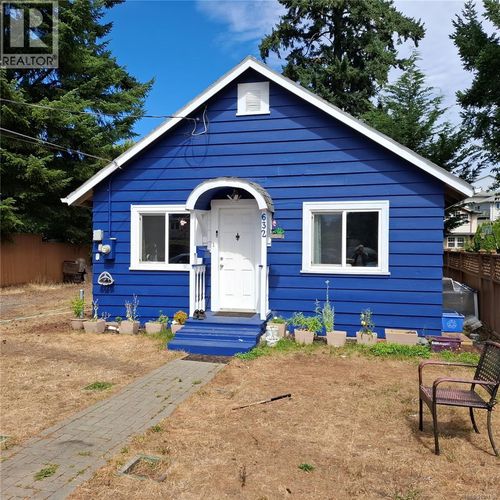 632 Atkins Ave, Victoria, BC, V9B3A3 | Card Image