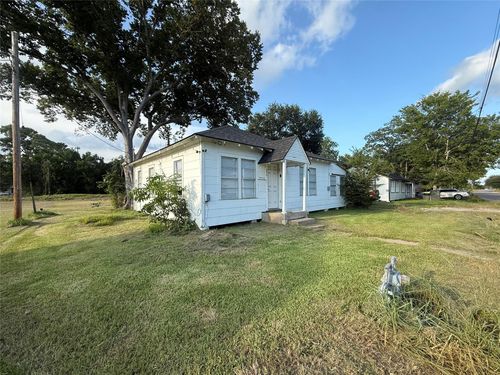 2213 Matthews Street, Bay City, TX, 77414 | Card Image