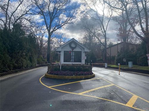 457-389 Clubhouse Ct, Coram, NY, 11727-4208 | Card Image