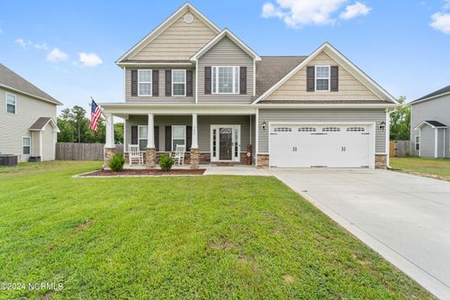 135 Prelude Dr, Richlands, NC, 28574-8477 | Card Image