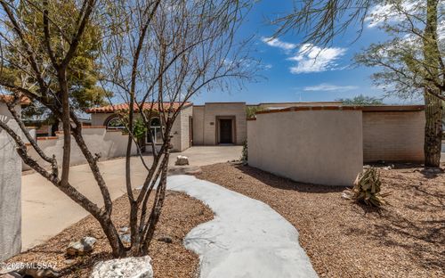 8771 E Old Spanish Trl, Tucson, AZ, 85710-4467 | Card Image