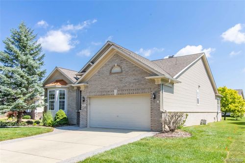 24179 Charlevoix St, Flat Rock, MI, 48134-8048 | Card Image
