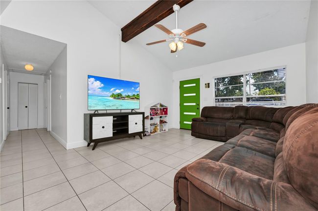 194 Larkspur Ct, House other with 4 bedrooms, 2 bathrooms and null parking in KISSIMMEE FL | Image 14