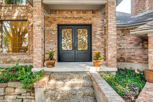 9126 Cochran Heights Dr, Dallas, TX, 75220-5034 | Card Image
