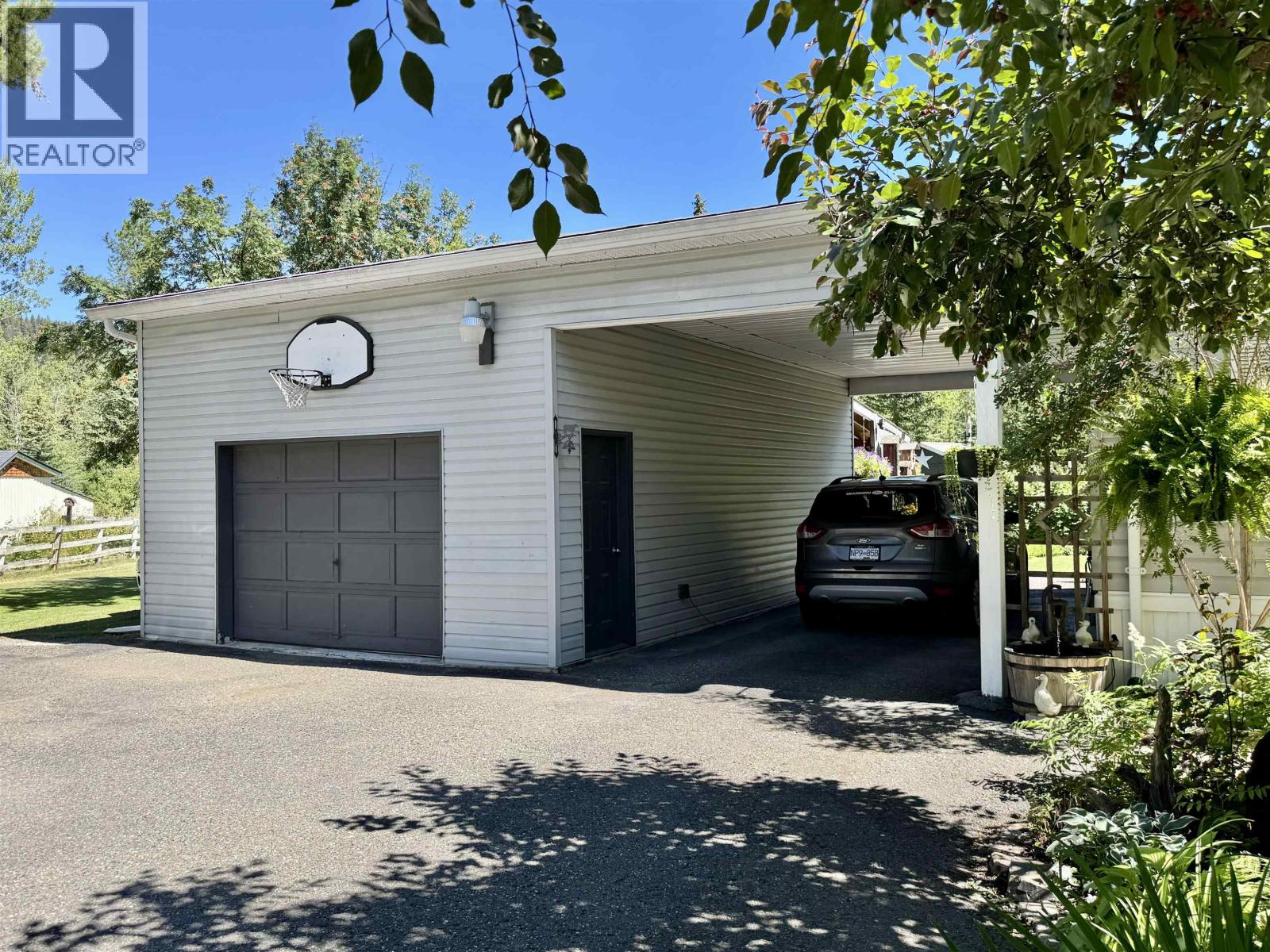 Residential in Horse Lake 2