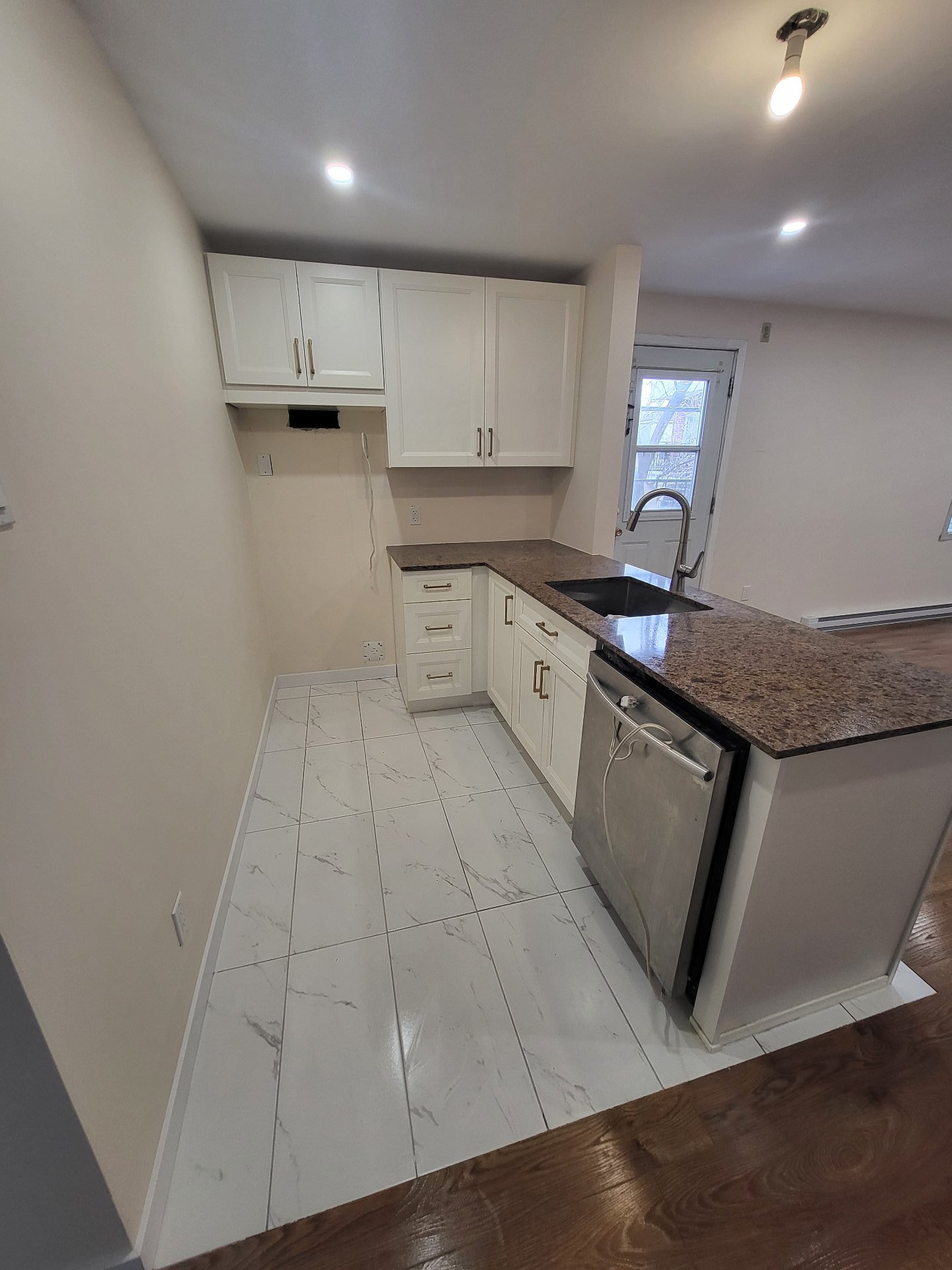 Commercial Sale in Montréal (Mercier/Hochelaga-Maisonneuve) 4