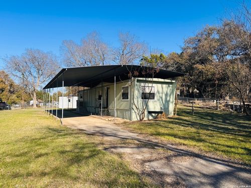 427 Spanish Oak Dr, Canyon Lake, TX, 78133-3835 | Card Image