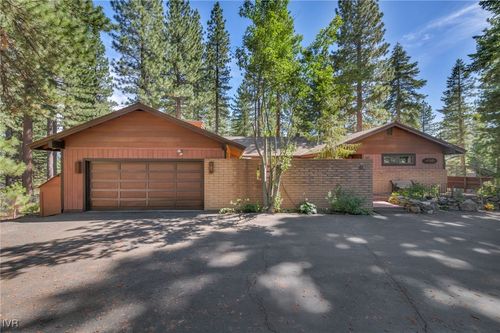 621 Woodridge Cir, Incline Village, NV, 89451-8401 | Card Image