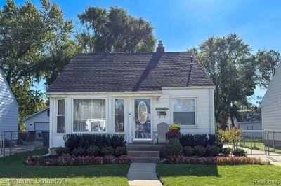 14041 Labelle Street, Home with 3 bedrooms, 2 bathrooms and null parking in Oak Park MI | Image 2