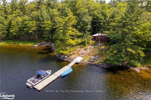 15548 Georgian Bay Rd, Honey Harbour, ON, P0E1E0 | Card Image