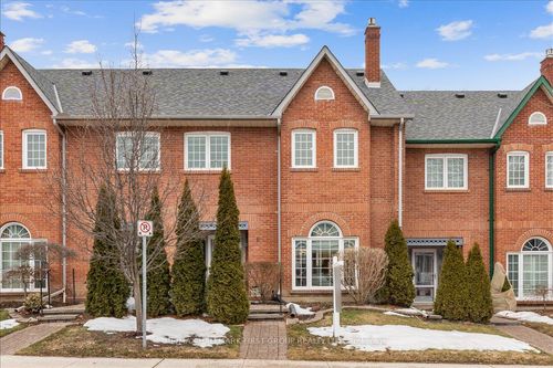 6-110 Mary St W, Whitby, ON, L1N8M5 | Card Image