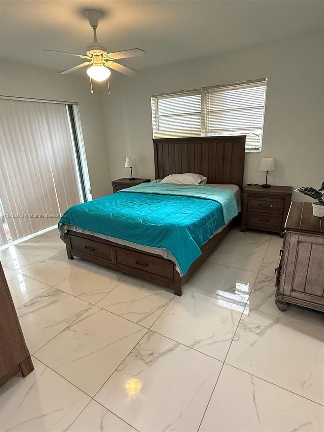 APT-9E - 5170 Sw 40 Th Ave, Condo with 2 bedrooms, 2 bathrooms and null parking in Fort Lauderdale FL | Image 10