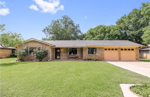 1703 Southgate Dr, Brownwood, TX, 76801-7704 | Card Image