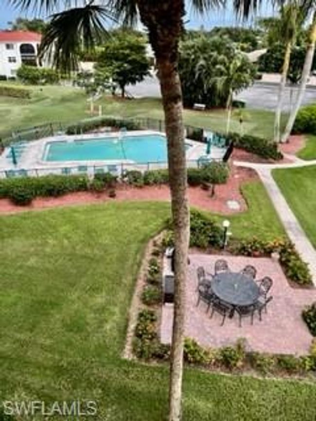 APT-104 - 57 High Point Cir W, Condo with 2 bedrooms, 2 bathrooms and 1 parking in NAPLES FL | Image 15