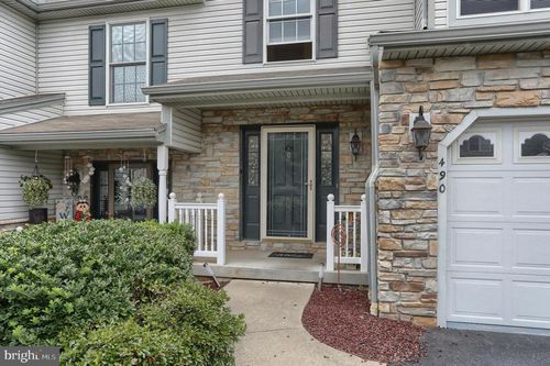 490 Sunday Dr, HARRISBURG, PA, 17111-2433 | Card Image
