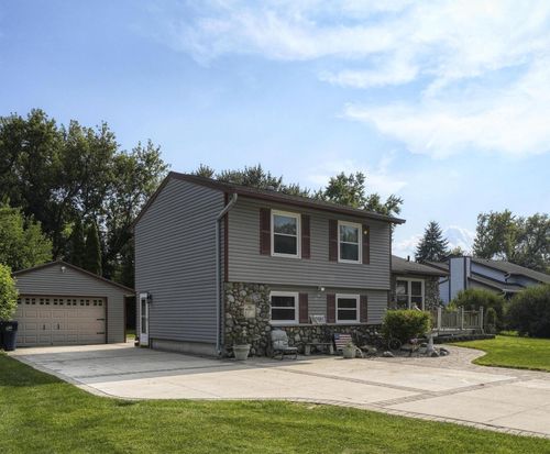 N61W23875 Sumac Lane, Sussex, WI, 53089 | Card Image