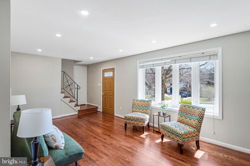 8806 Cromwell Dr, SPRINGFIELD, VA, 22151-1118 | Card Image