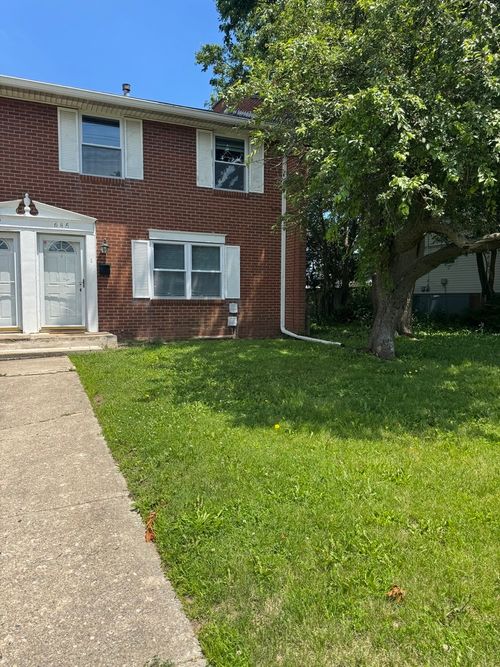 685-685 Old Indian Trail, Aurora, IL, 60506 | Card Image
