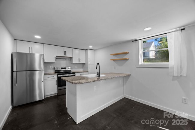 109 Short St, Home with 3 bedrooms, 2 bathrooms and null parking in Waynesville NC | Image 24
