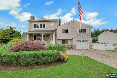 379 Leonard Dr, New Milford, NJ, 07646-1051 | Card Image