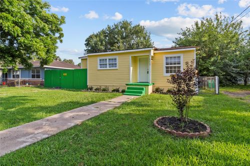 605 Pearl St, Baytown, TX, 77520-4820 | Card Image