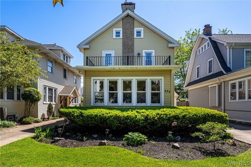 375 Parker Ave, Buffalo, NY, 14216-2105 | Card Image