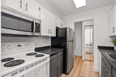 1003 - 620 7 Th Ave, Condo with 2 bedrooms, 1 bathrooms and 1 parking in New Westminster BC | Image 1