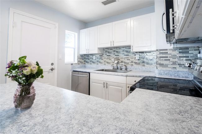 551 84 Th Ave N, House other with 2 bedrooms, 1 bathrooms and null parking in ST PETERSBURG FL | Image 7