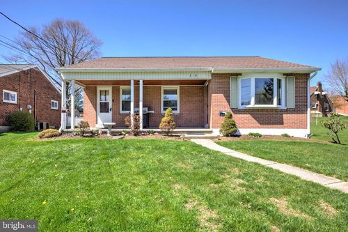 210 S 8th St, AKRON, PA, 17501-1309 | Card Image