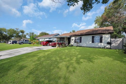 515 Bertloma St, Pasadena, TX, 77502-4913 | Card Image