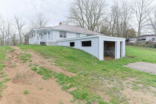 1582 Bakertown Rd, Buchanan, MI, 49107-9404 | Card Image