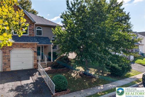 210 Shirley Ln, PENNSBURG, PA, 18073-1382 | Card Image