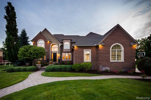 24935 Ravine Dr, South Lyon, MI, 48178-8302 | Card Image