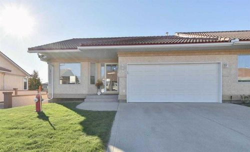 142 Park Meadows Lane Se, Home with 2 bedrooms, 2 bathrooms and 3 parking in Medicine Hat AB | Card Image